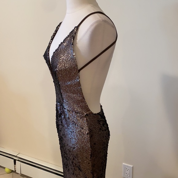 Gorgeous Sequined Gown in great condition. Love the sparkles - Picture 10 of 16